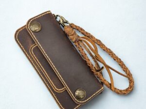 Skórzany portfel typu "Trucker"