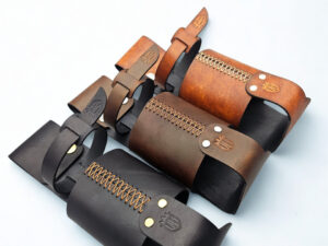 Skórzany uchwyt "Bushcraft" na butelkę termiczną