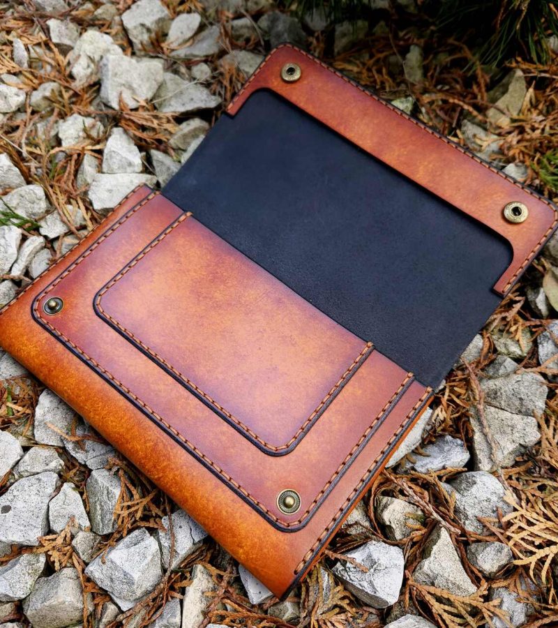 kabura na telefon z motocyklem, otwarta