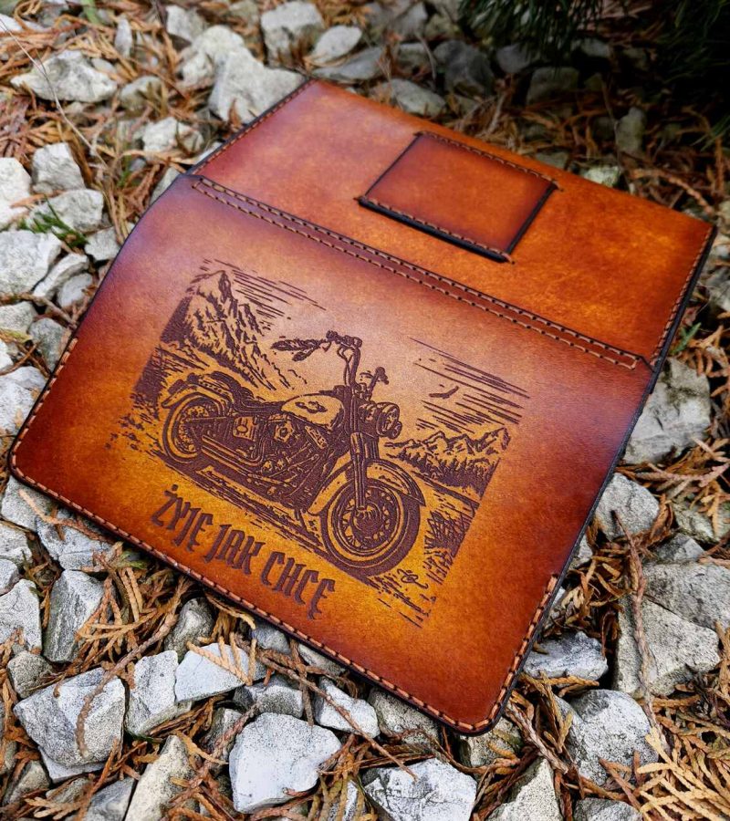 kabura na telefon z motocyklem, otwarta