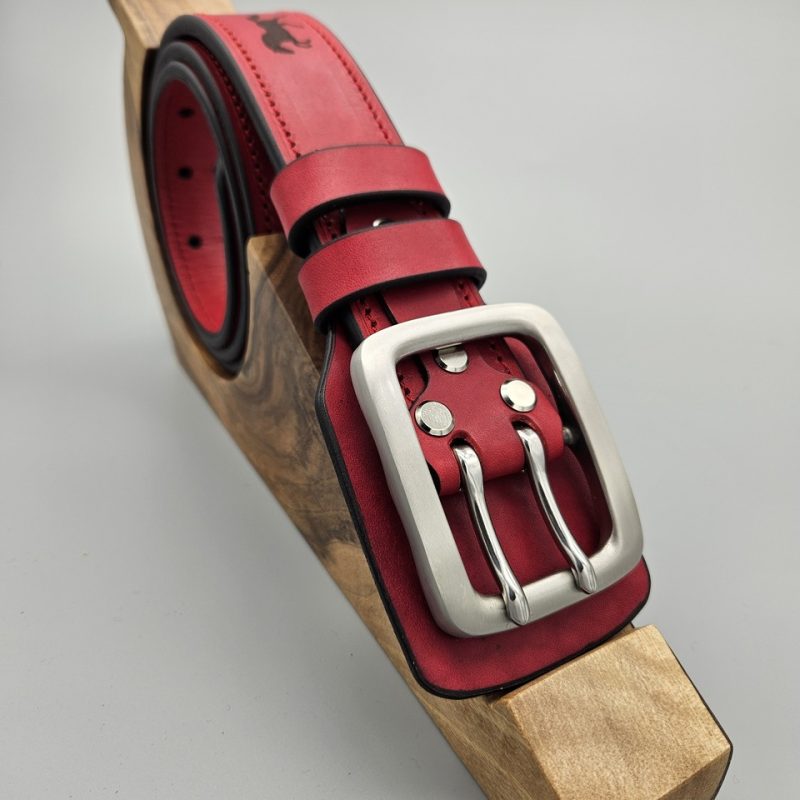 Pasek bushcraft w kolorze czerwony, personalizowany według własnego projektu