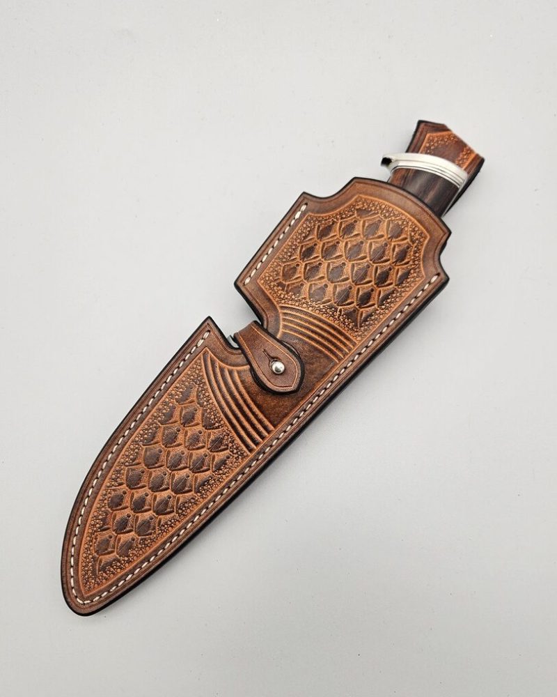 pokrowiec z wcięciem, tłoczony we wzór