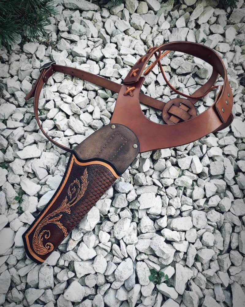 skórzana kabura do broni czarnoprochowej na szelkach