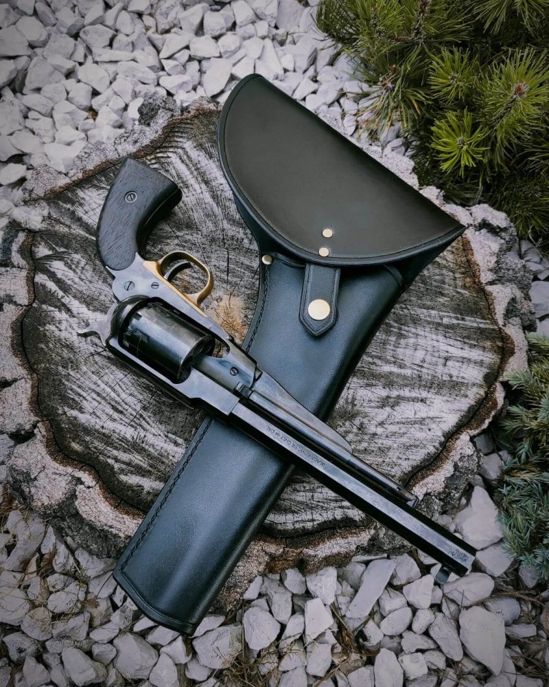 skórzana kabura do broni czarnoprochowej w typie oficerskim