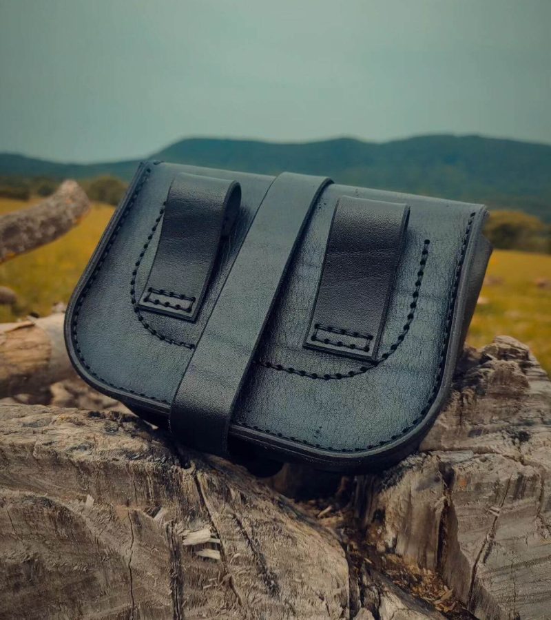 Kaletka skórzana czarna