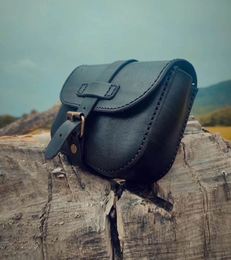 Kaletka skórzana czarna