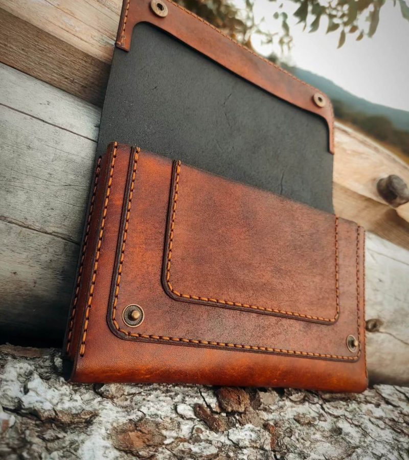 Etui na telefon skórzane